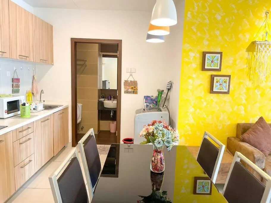 Ksl Mall 8-12 Pax, 65 Inc Tv Nflix ,Hbo , Bathtub High Floor Johor Bahru