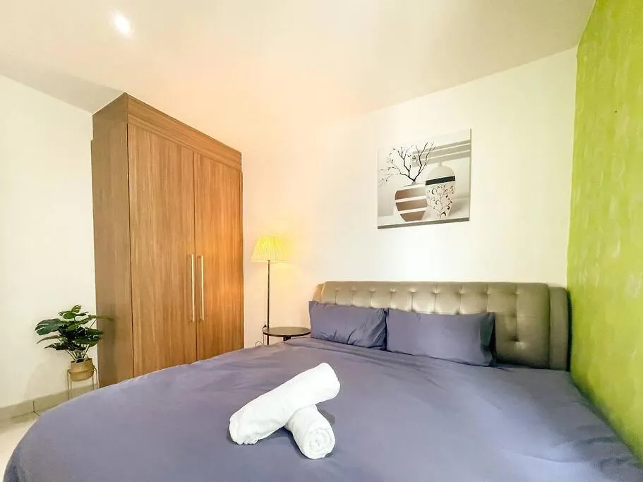 Ksl Mall 8-12 Pax, 65 Inc Tv Nflix ,Hbo , Bathtub High Floor Johor Bahru 0*,  Malaysia