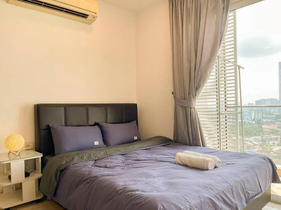 Ksl Mall 8-12 Pax, 65 Inc Tv Nflix ,Hbo , Bathtub High Floor Johor Bahru