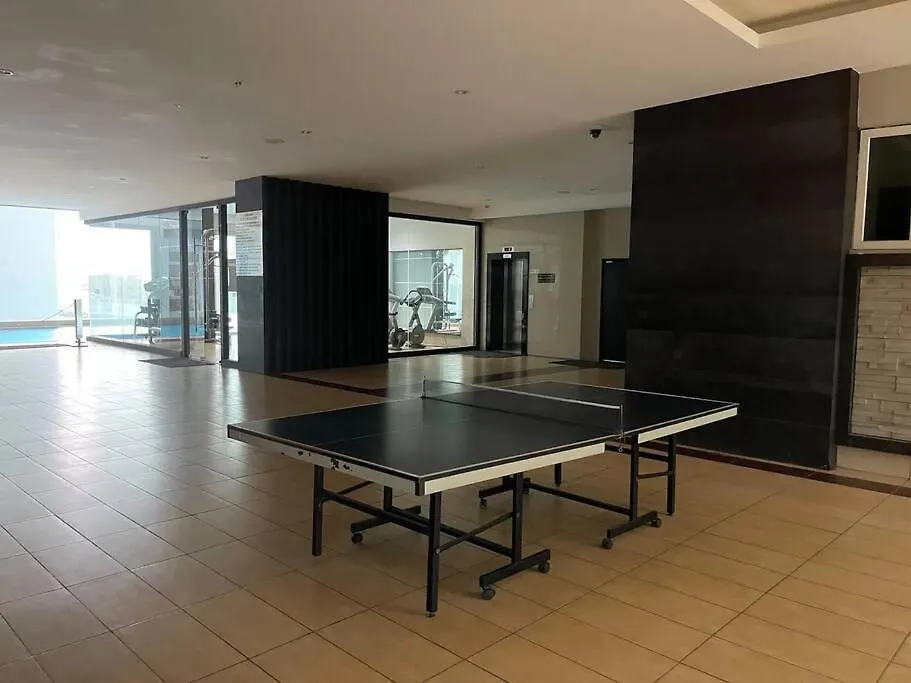 Ksl Mall 8-12 Pax, 65 Inc Tv Nflix ,Hbo , Bathtub High Floor Johor Bahru Apartment