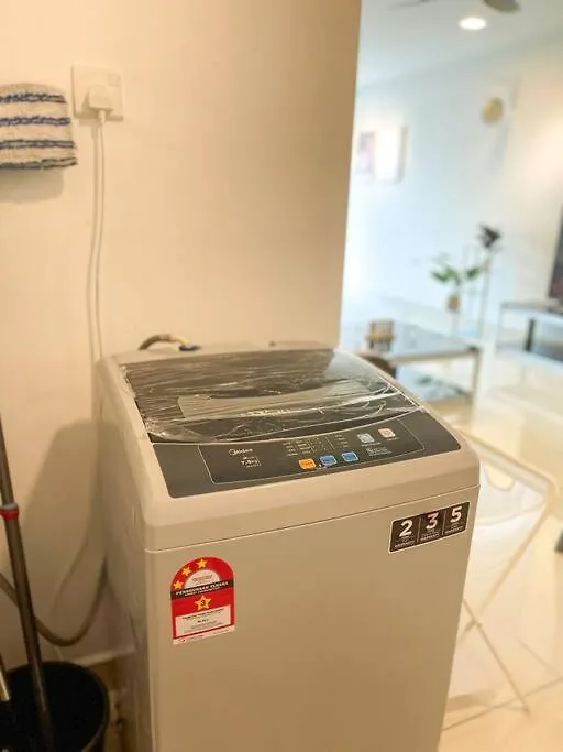 Apartment Ksl Mall 8-12 Pax, 65 Inc Tv Nflix ,Hbo , Bathtub High Floor Johor Bahru
