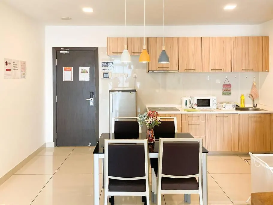 Ksl Mall 8-12 Pax, 65 Inc Tv Nflix ,Hbo , Bathtub High Floor Johor Bahru 0*,  Malaysia